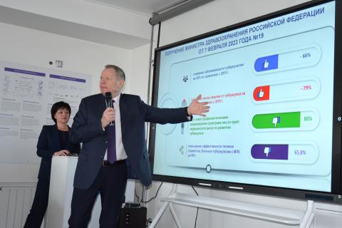 Главный врач ОГБУЗ ИОКТБ М.Е. Кощеев